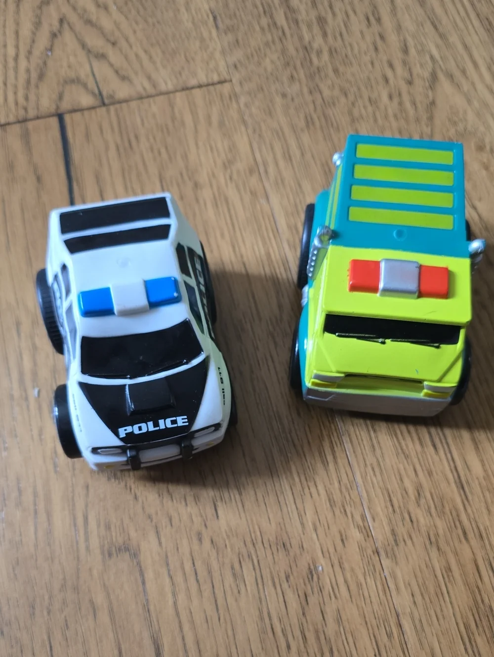 Galaxy Police Car And Garbage Truck Set – White and Neon Green